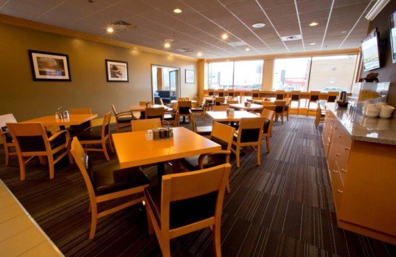 Salle du Petit-dejeuner Salle du Petit-dejeuner