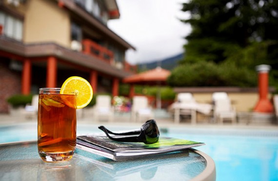 Whistler Village Inn - Piscine extérieure Whistler Village Inn - Piscine extérieure