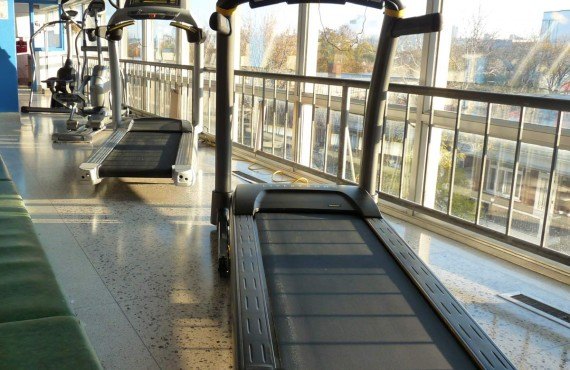 Accès gratuit à la salle de gym en face de l'hôtel Accès gratuit à la salle de gym en face de l'hôtel