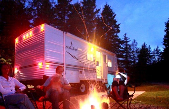 Camping de Val-Jalbert - Feu de camp Camping de Val-Jalbert - Feu de camp