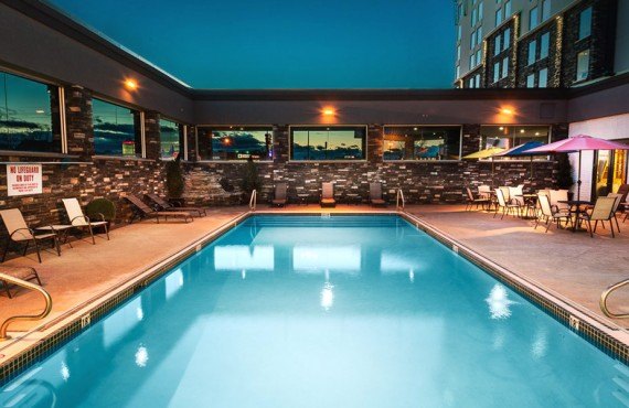 8-carriage-house-inn-pool 8-carriage-house-inn-pool