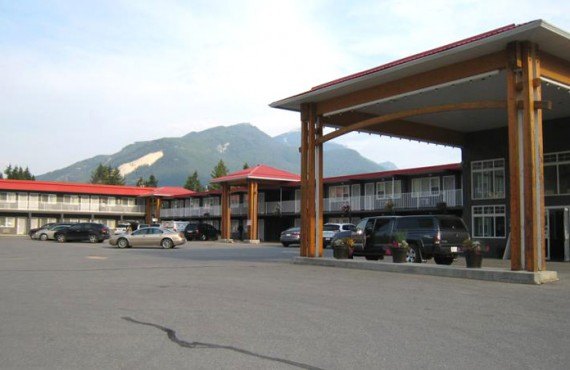 Days Inn Golden - Golden, BC Days Inn Golden - Golden, BC