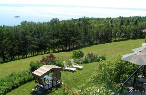 8-manoir-hortensia-vue-terrasse 8-manoir-hortensia-vue-terrasse
