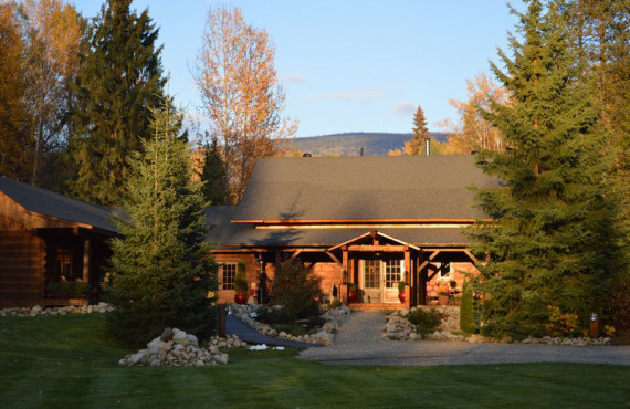Moul Creek Lodge, BC Moul Creek Lodge, BC