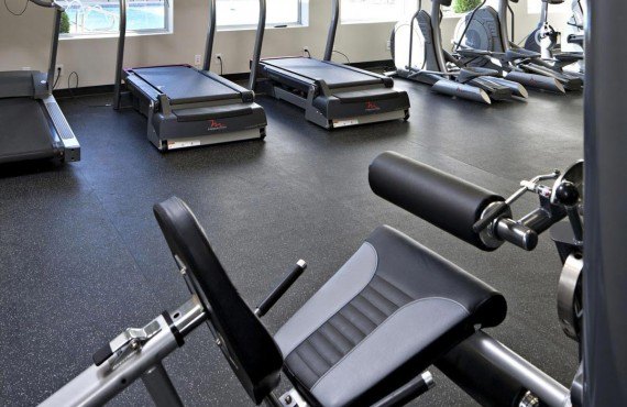 9-carriage-house-inn-gym 9-carriage-house-inn-gym