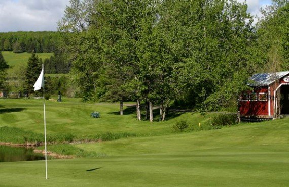 Auberge L'Ambassadeur - Terrain de golf à proximité Auberge L'Ambassadeur - Terrain de golf à proximité