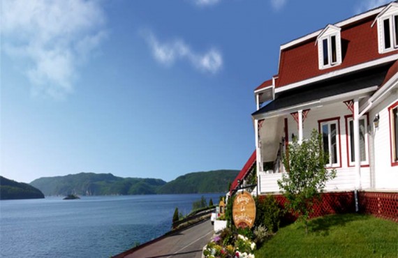 Auberge la Fjordelaise - Anse Saint-Jean, Qc Auberge la Fjordelaise - Anse Saint-Jean, Qc