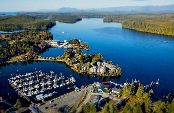 Vue aérienne du port d'Ucluelet Vue aérienne du port d'Ucluelet