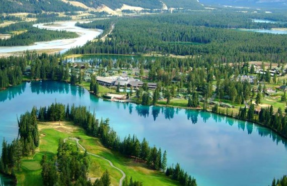 Vue sur le Fairmont Jasper Park Lodge Vue sur le Fairmont Jasper Park Lodge