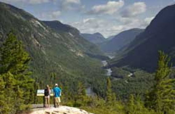 Parc national des Hautes-Gorges-de-la-Rivière-Malbaie Parc national des Hautes-Gorges-de-la-Rivière-Malbaie