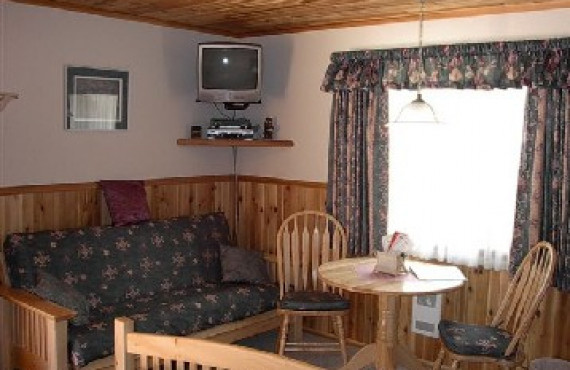 sprucegrouseroom.jpg sprucegrouseroom.jpg
