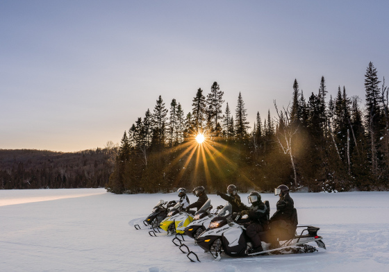 Guide motoneige, Pourvoirie Mekoos, Hautes-Laurentides