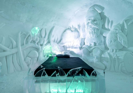 Suite thématique; les sculptures de glace
