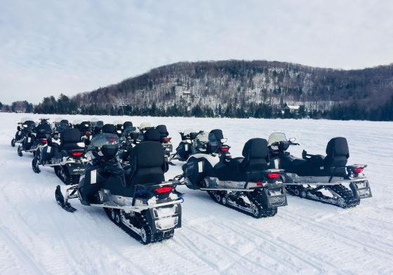 Excursion de motoneige, Laurentides, QC
