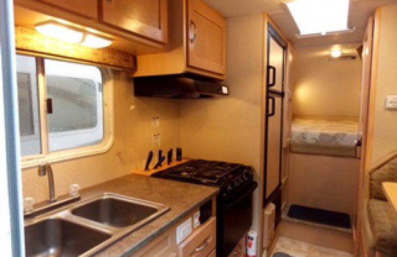 4-happy-holidays-camper-van_5.jpg 4-happy-holidays-camper-van_5.jpg
