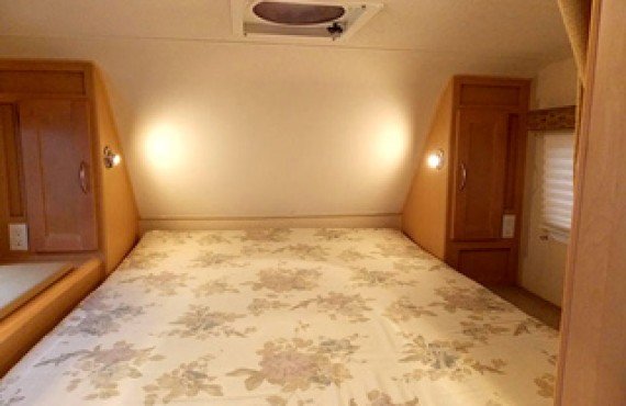 6-happy-holidays-camper-van_5.jpg 6-happy-holidays-camper-van_5.jpg