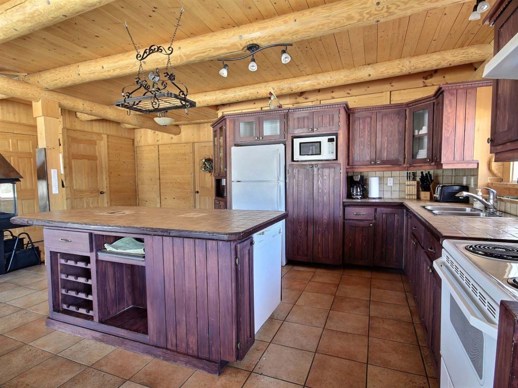 Cuisine Chalet Le Mustang