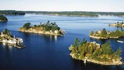 Vue aérienne des Milles Îles, Ontario