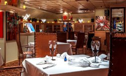 The Listel Hotel - Bistro Bearfoot